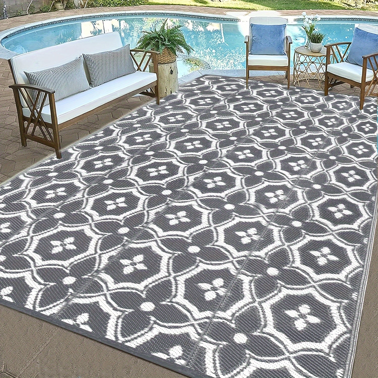 Outdoor Reversible Patio Mat Geometric Pattern